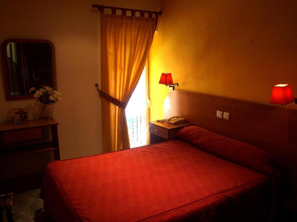 Hostal Santa Marta Aranjuez Exterior photo