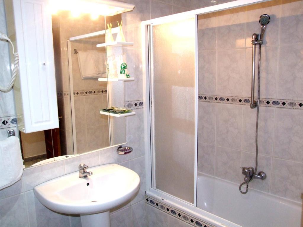 Hostal Santa Marta Aranjuez Exterior photo